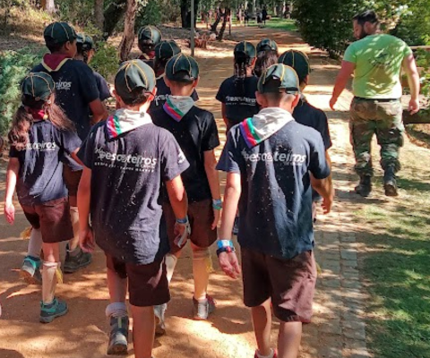 Escolas e Associações